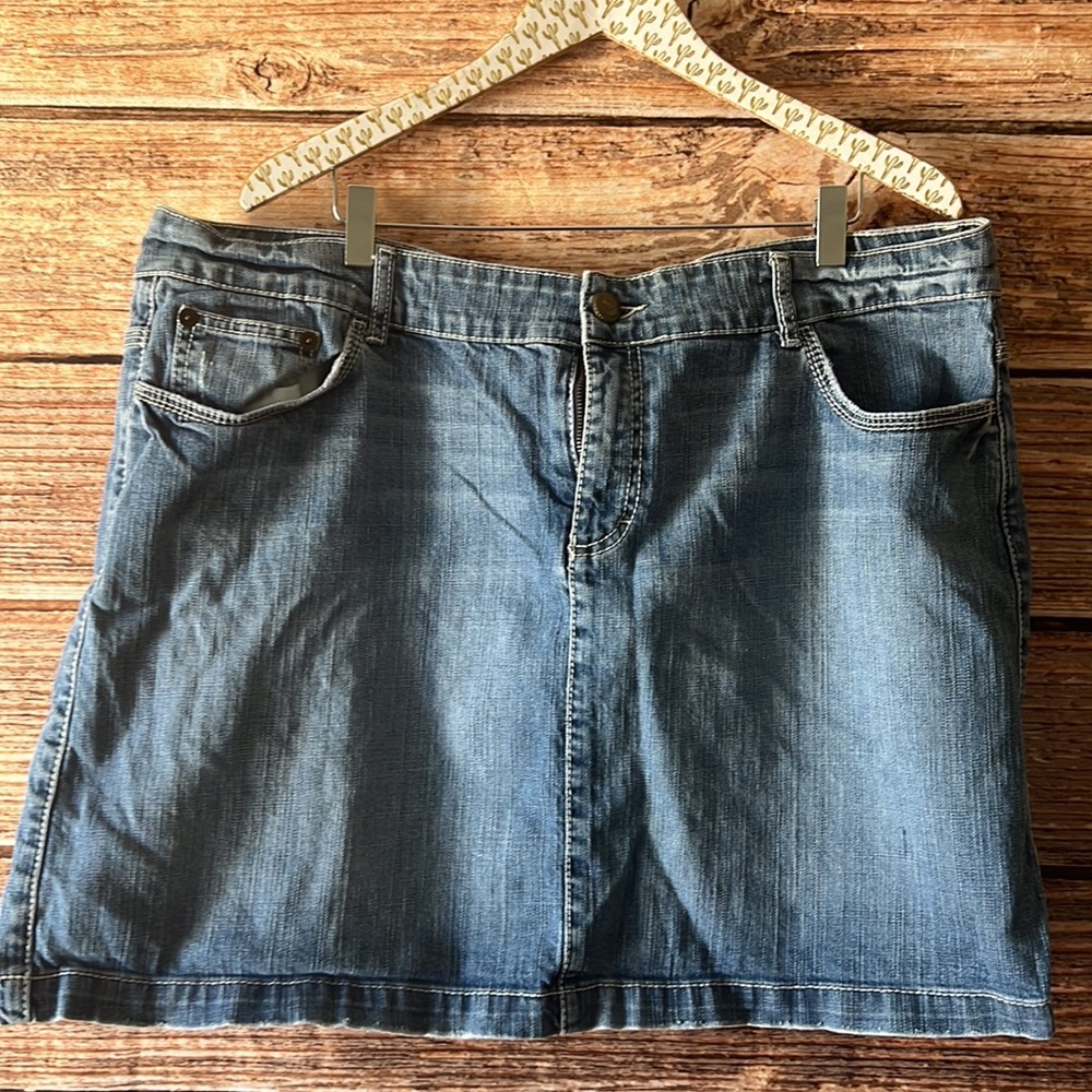 - Tommy Hilfiger Denim Skirt